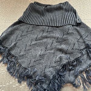 BCBG PONCHO